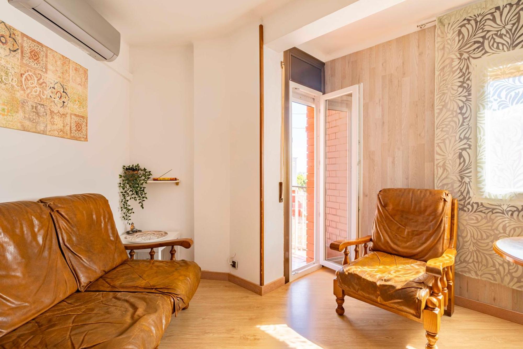 5 Min To The Sea And 15 Min To Barcelona Center Apartment