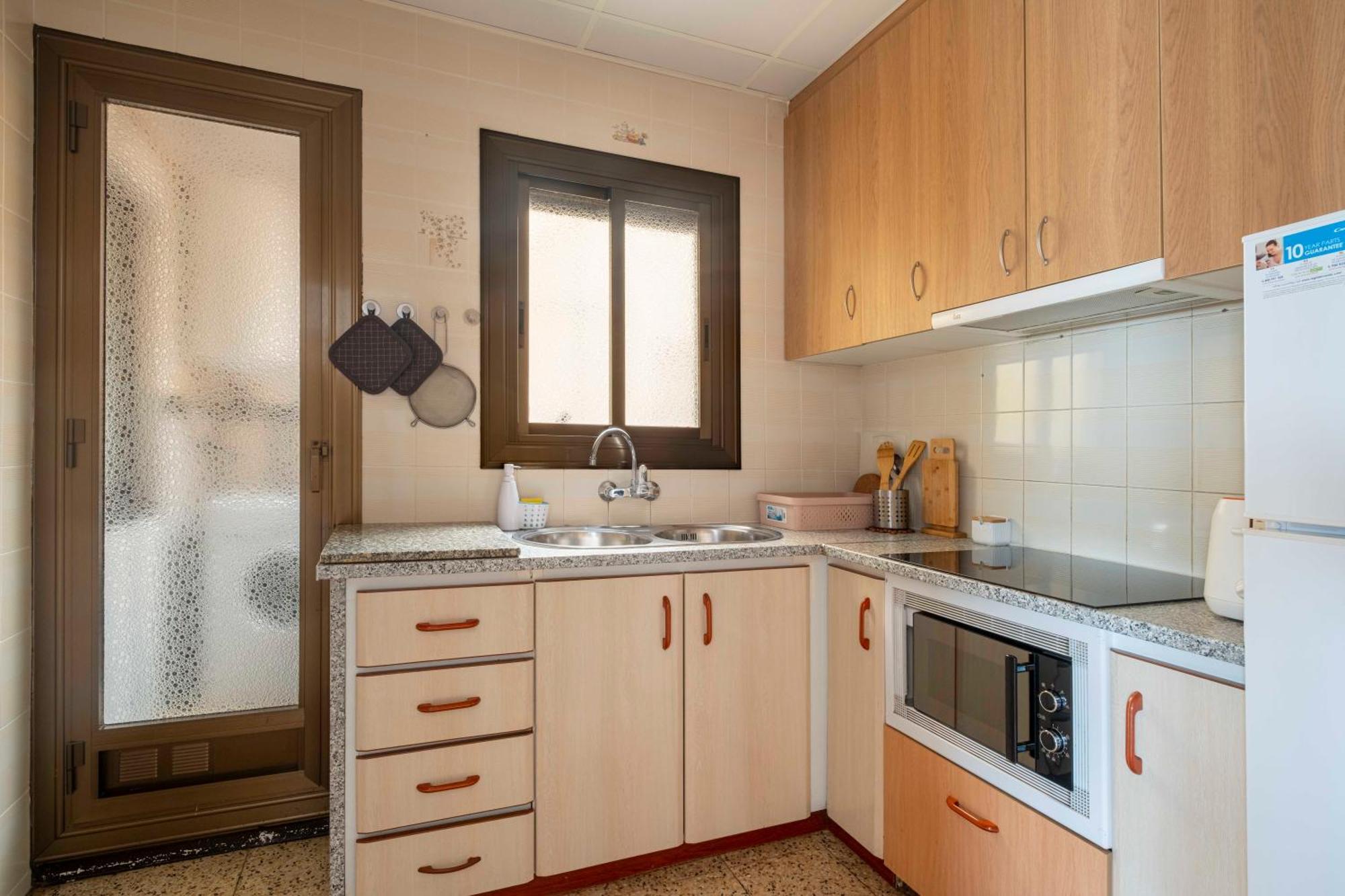 Apartment 5 Min To The Sea And 15 Min To Barcelona Center Sant Adria de Besos