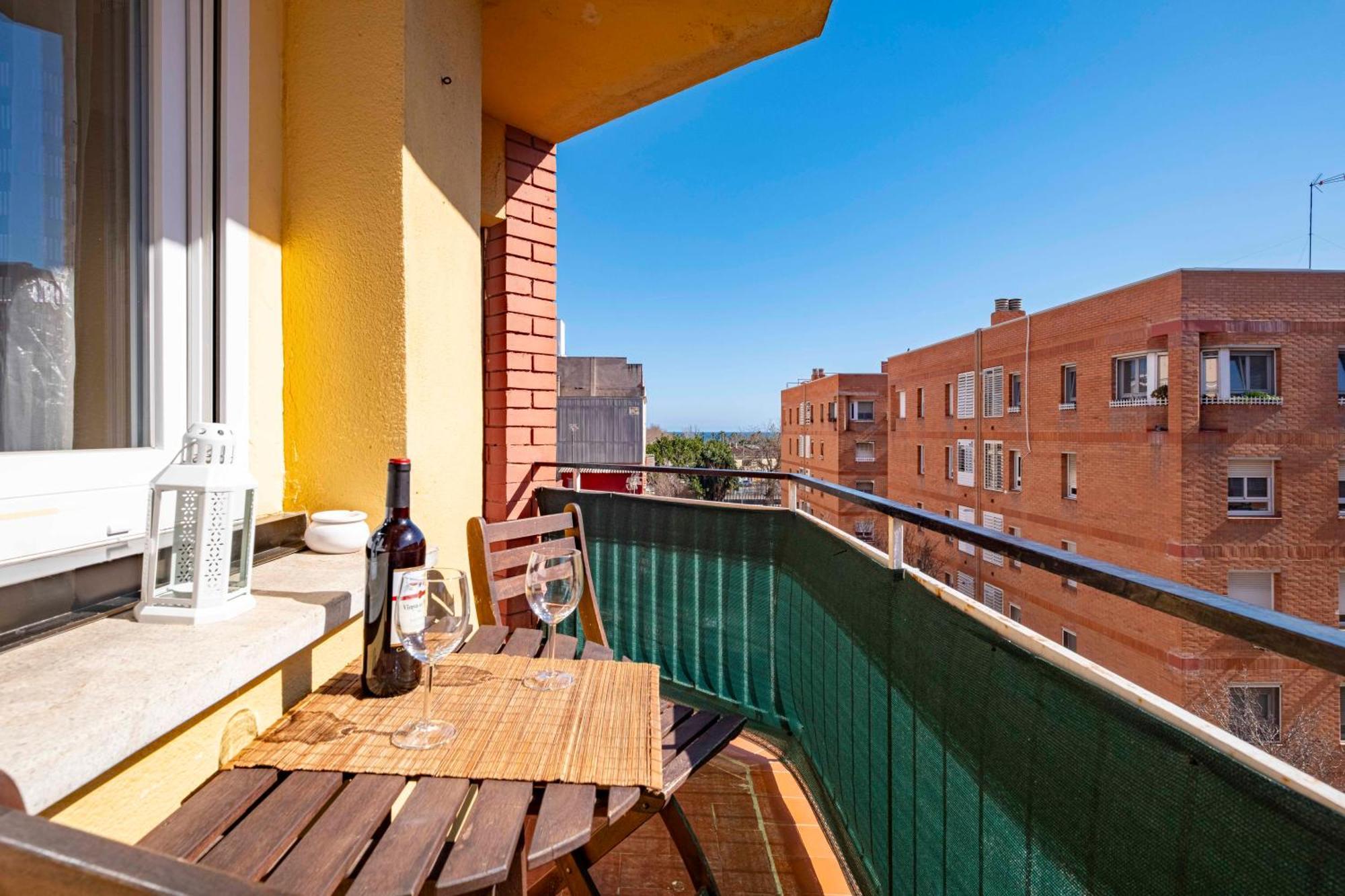 Apartment 5 Min To The Sea And 15 Min To Barcelona Center